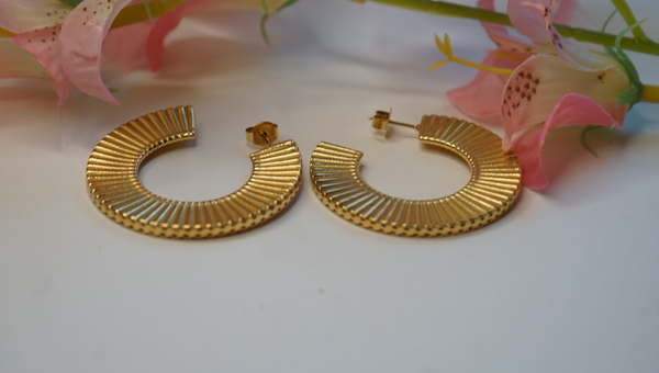 CIARA- 18K GOLD PLATED STAINLESS STEEL C SHAPE HOOP EARRING